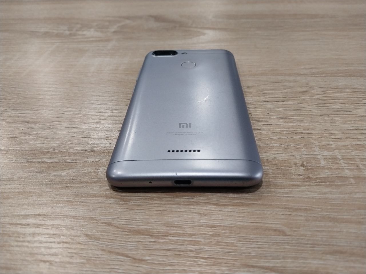 Xiaomi Redmi 6 .