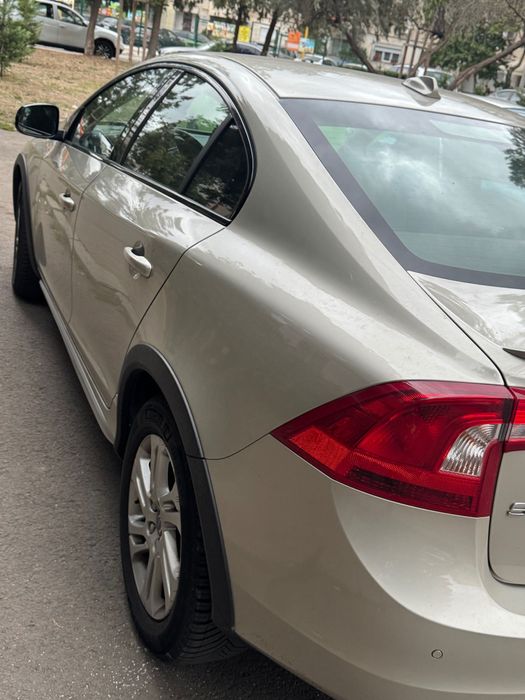 Volvo S60 Cross Country D4 AWD