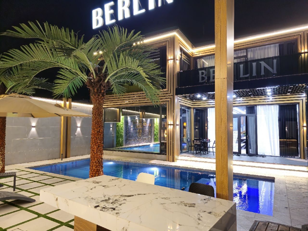 VIP dam oluvchilar uchun Berlin 20 kishilik