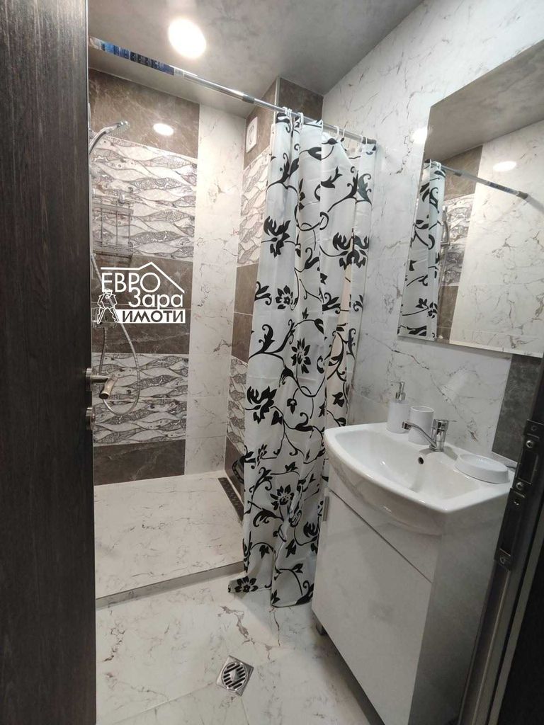Дава се под наем Тристаен апартамент в Стара Загора, Център - 60 кв.м за 408 € - Снимка #12