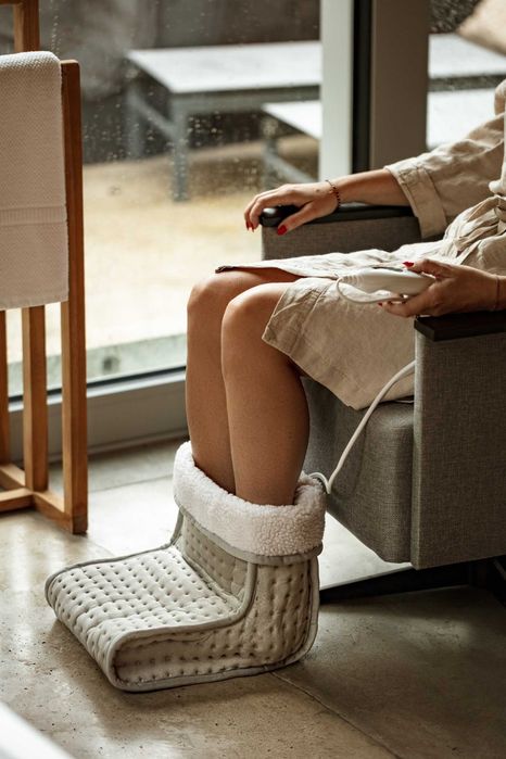 Incalzitor electric pentru picioare, Adler AD7432, gri