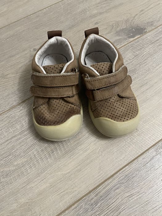 Vand pantofi bebe 17, 18,