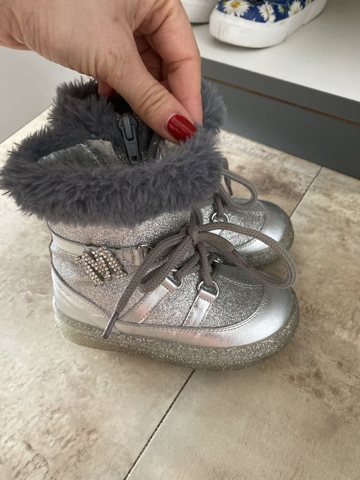 Нови детски маркови обувки