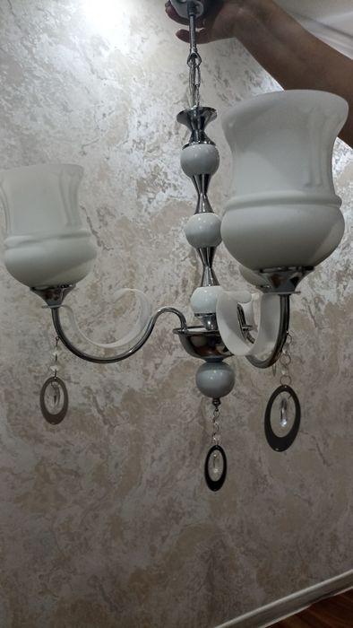 Продаю люстру 3 рожка