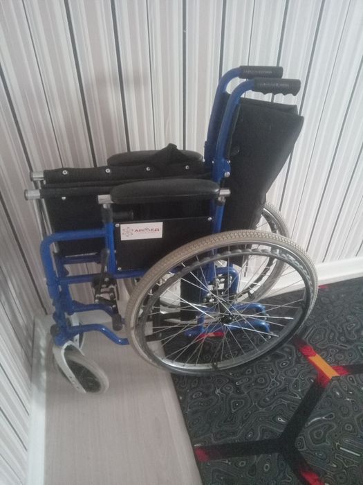 Коляска для взрослых на привокзальном на привокзальном