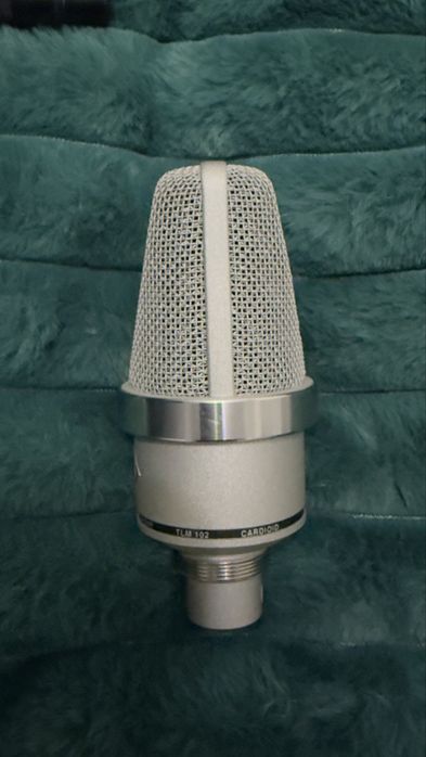 Microfon Studio Neumann TLM 102