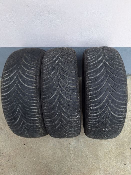 Vând 3 cauciucuri 215/55/16
