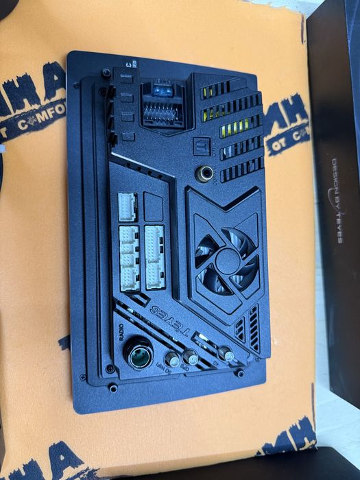 Teyes cc3 2k  4/64 в идеальном состоянии