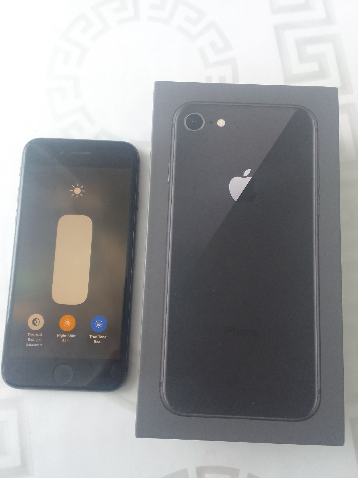 Айфон 8 цвет черный 64 гига