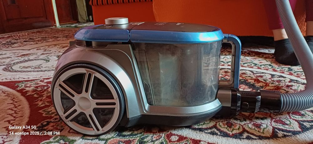 Продам пылесос Midea