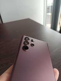 Samsung Galaxy S22 Ultra burgundy