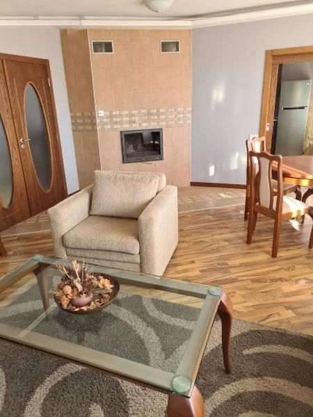 Тристаен апартамент под наем в Супер Център