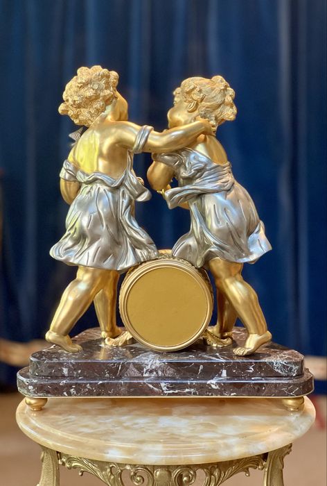 Ceas vechi din Bronz Dore *** vintage / antic / vechi / retro ***