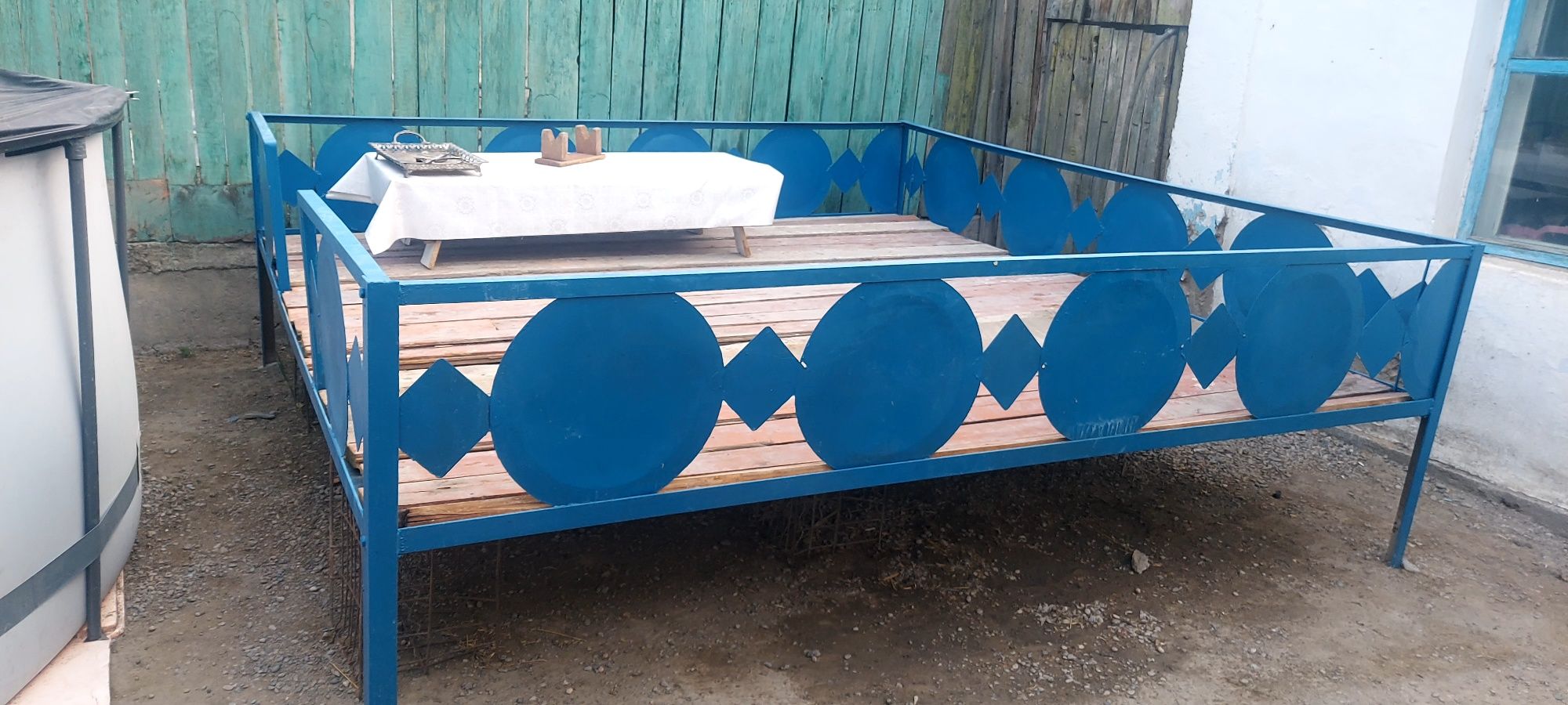 Срочно.  Продам тапчат в отличном состояние.