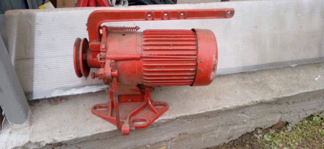 Motor cu ambreaj