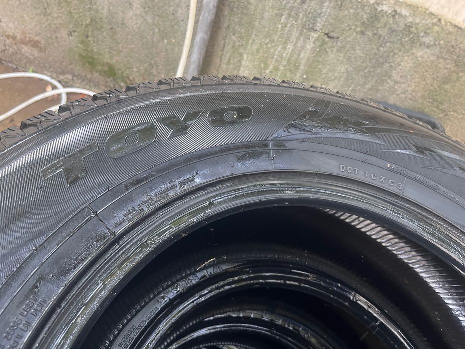 Зимни гуми TOYO като нови размер 255/70 R18 113H