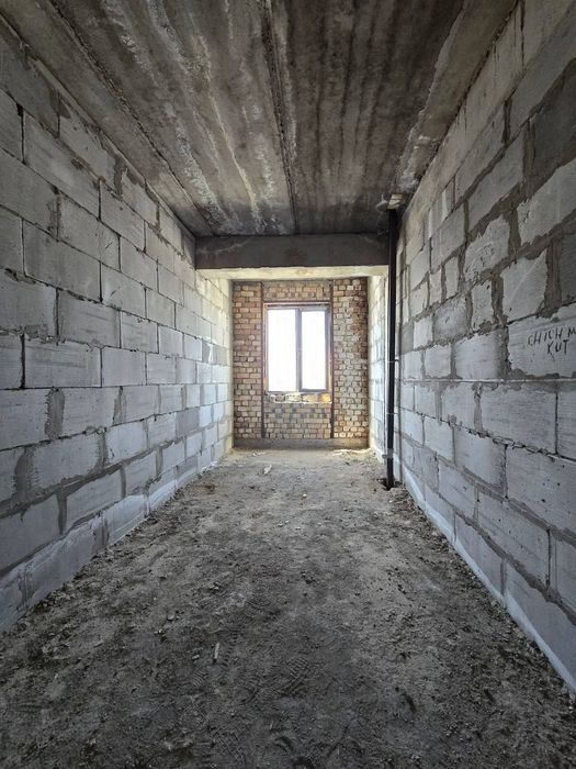 Продаётся квартира коробка 94кв,ориентир ул Мирзо Улугбек