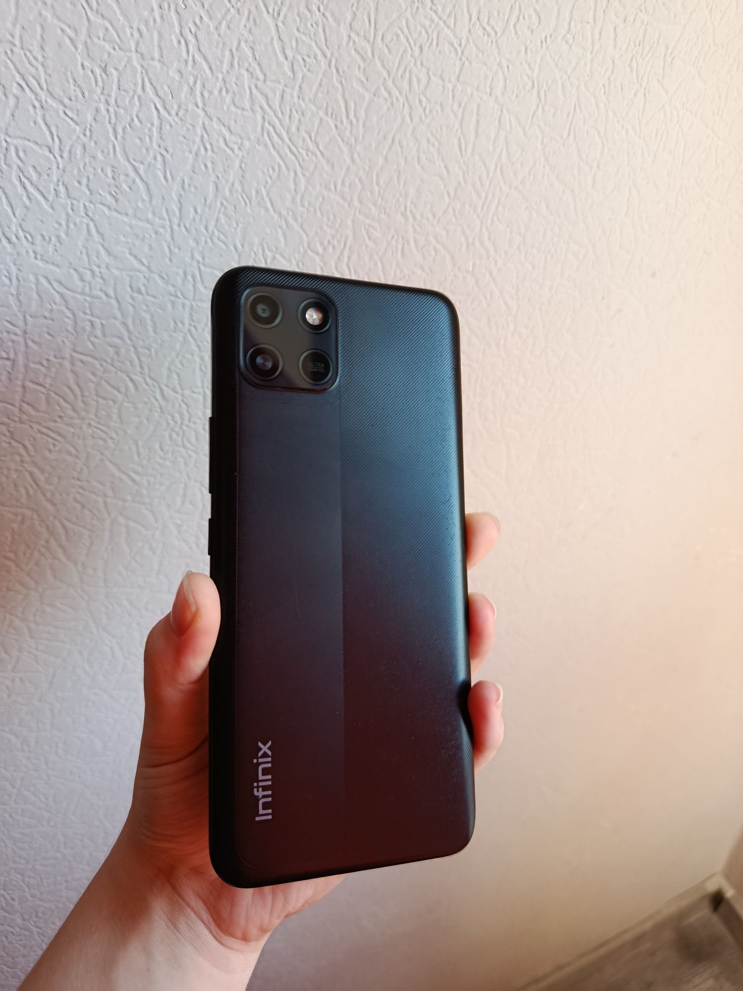 СРОЧНО продам Infinix Smart 6