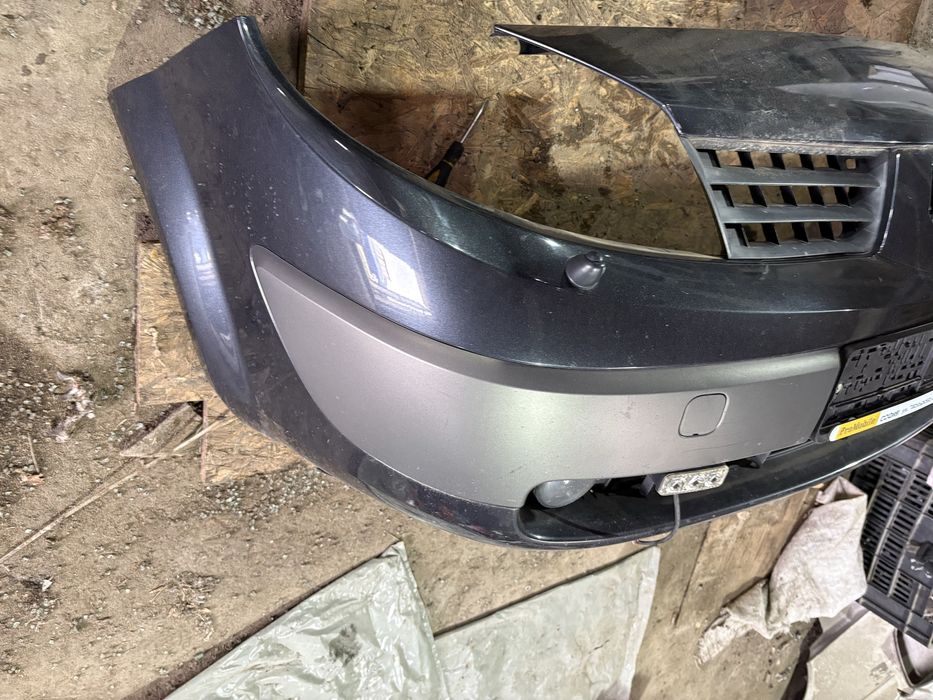 Renault Scenic 2006 година Предна Броня