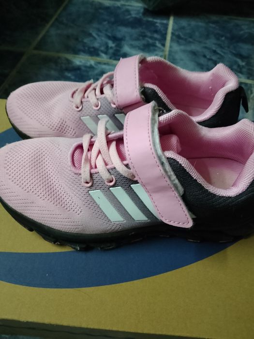 Маратонки за момиче