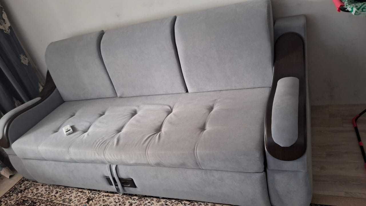Продам Диван в хорошем состоянии