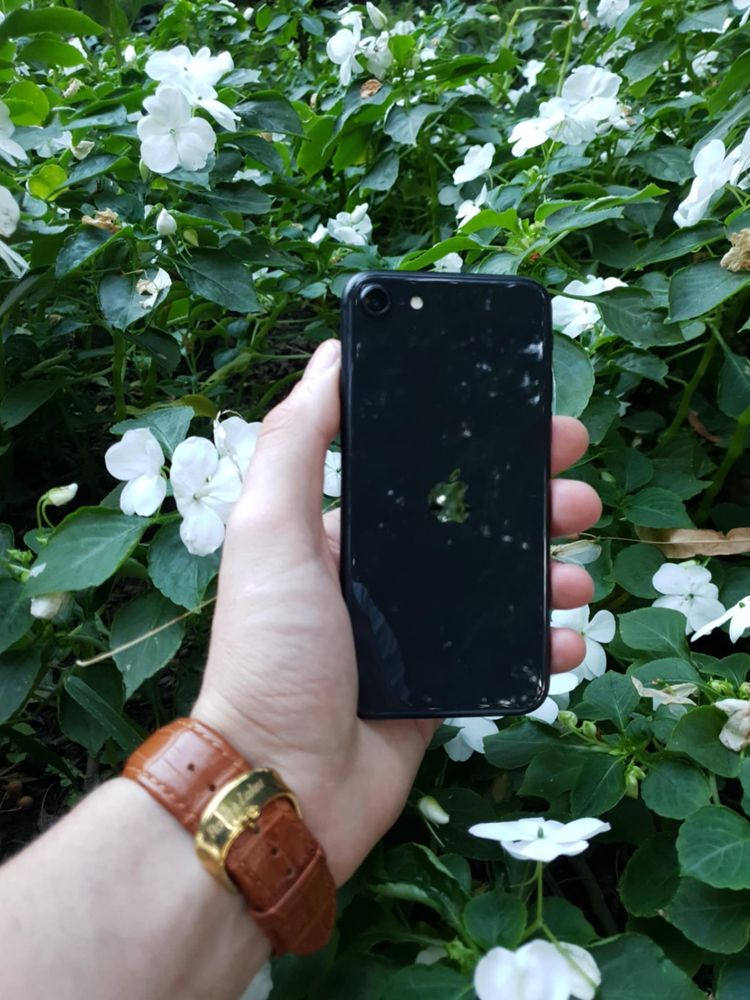 Гаранция/При интерес, МОЛЯ обадете се iPhone SE2020
