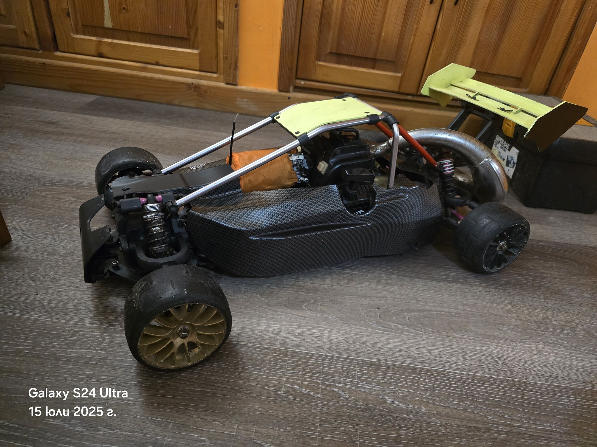 1/5 Reely Carbon Fighter Pro 4x4 RC + още един модел