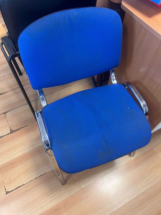Продам офисные стулья