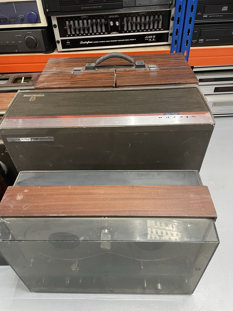 Lot 10 magnetofoane 4 tandberg 2 sony 2 grundig 1 bang olufsen 1 tesla