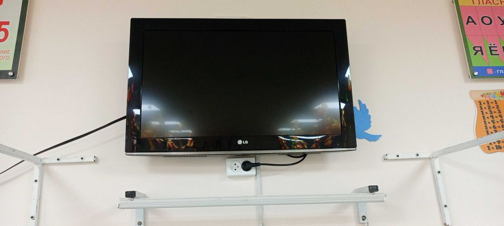 Срочно телевизор LG на запчасти 43