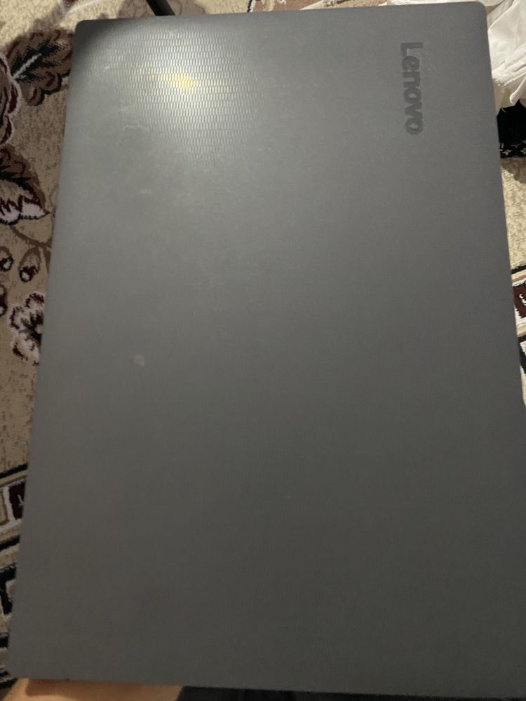 noutbook sotiladi