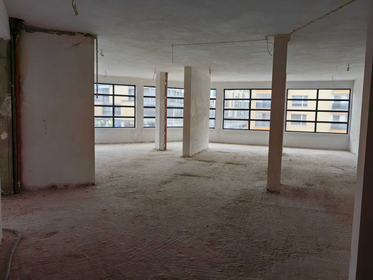 Дава се под наем Офис в Пловдив, Христо Смирненски - 1237 кв.м за 8619 € - Снимка #13