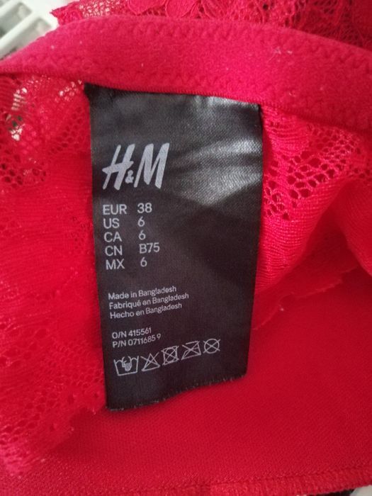 Bustiera sutien rosu din dantela H&M marimea M 38