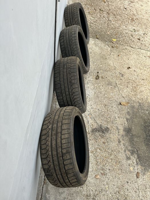 245/40/19 Pirelli PZERO Winter