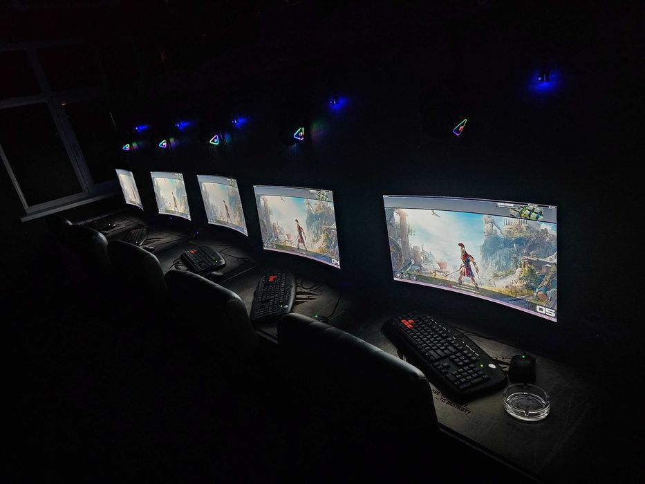 Game club ushin 10 kompyuter satiladi. 240 hz monitorlari menen.