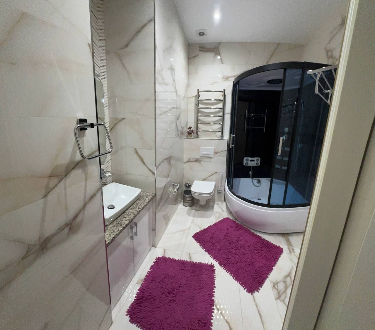 Аренда 4/7/8 Себзор Ж/К Golden House 140-кв.м 2 та санузел бор