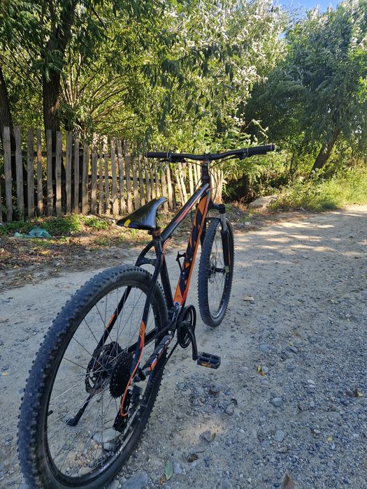 Vând bicicleta ktm cu insigna BMW originala sau schimb cu atv