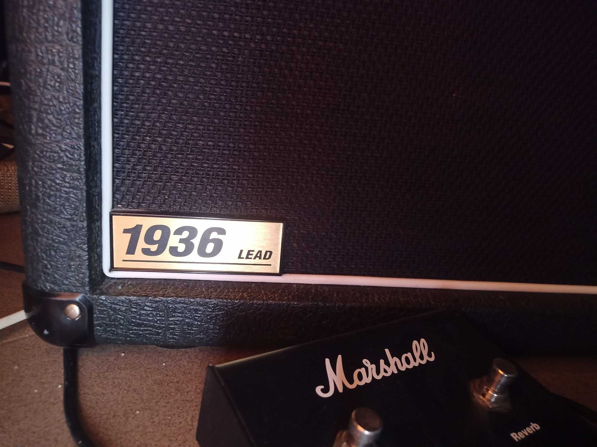 Продавам китарен Amp Marshall Vintage Modern 2266