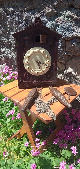 Ретро стенен часовник, телефон,ютия