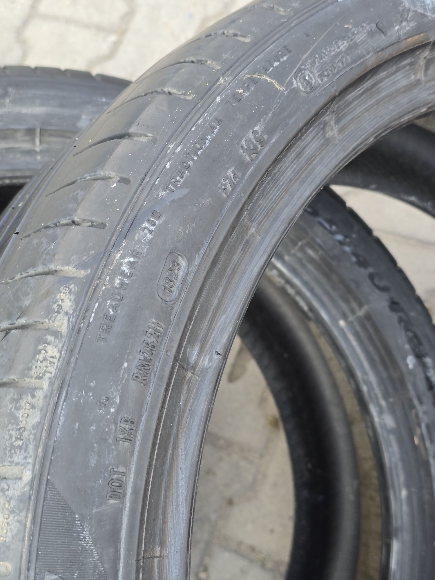 255 40 21 Pirelli 2  бр.