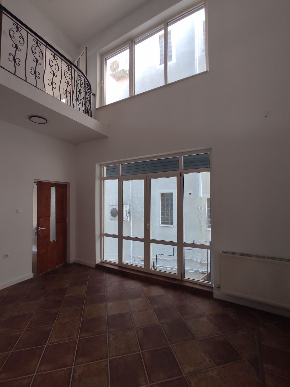 De închiriat clădire ptr spatii comerciale zona  Stadionului, Pitești