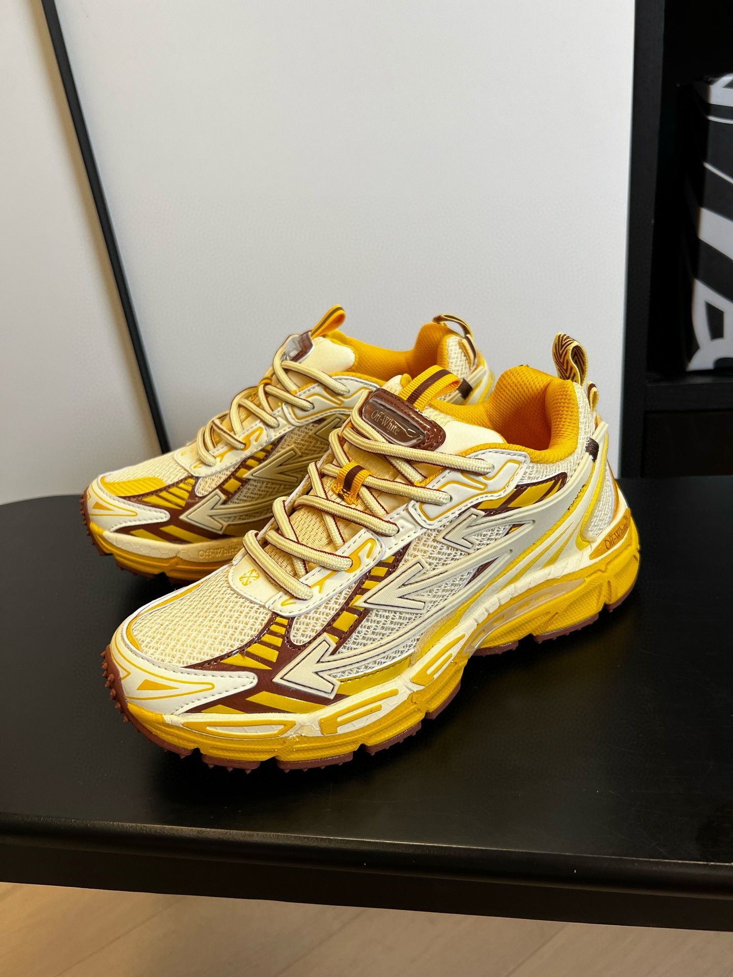Off White Be Right Back