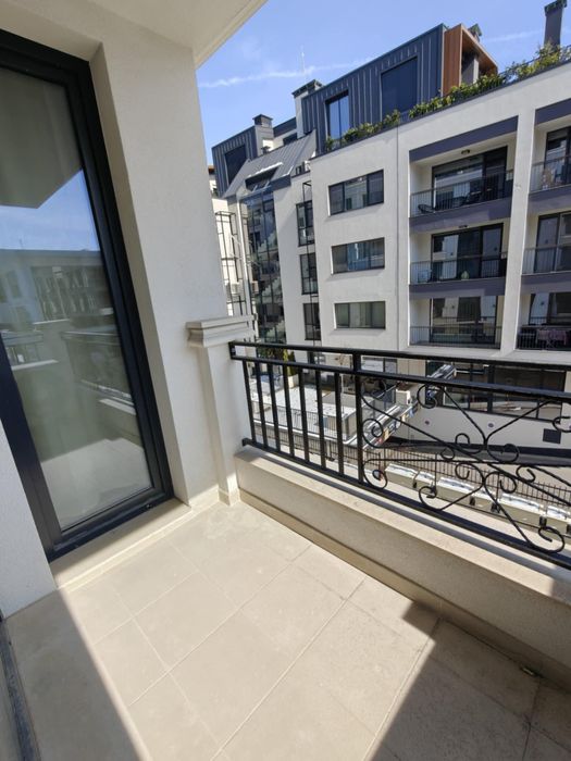 Двустаен апартамент в ж.к. Хладилника .