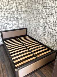 Двуспальная кровать 140х200 и комод