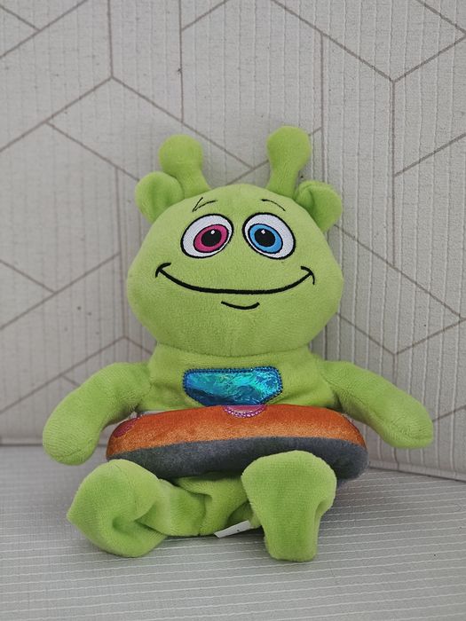 Плюшена кукла-марионетка извънземно