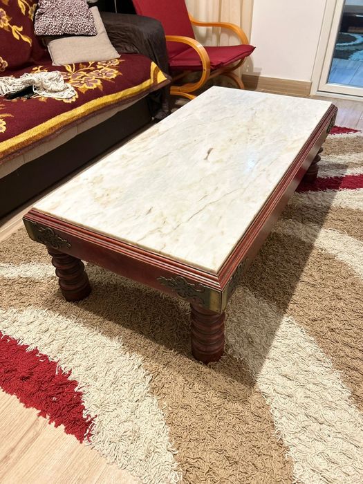 Masă de lemn masiv cu marmură