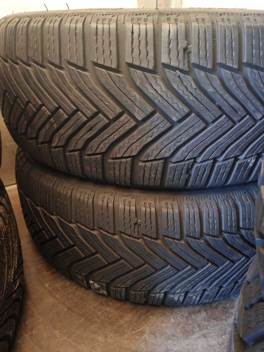 215 40 17,2buc iarna MICHELIN,ALPIN6,și 4buc Michelin Alpin 5