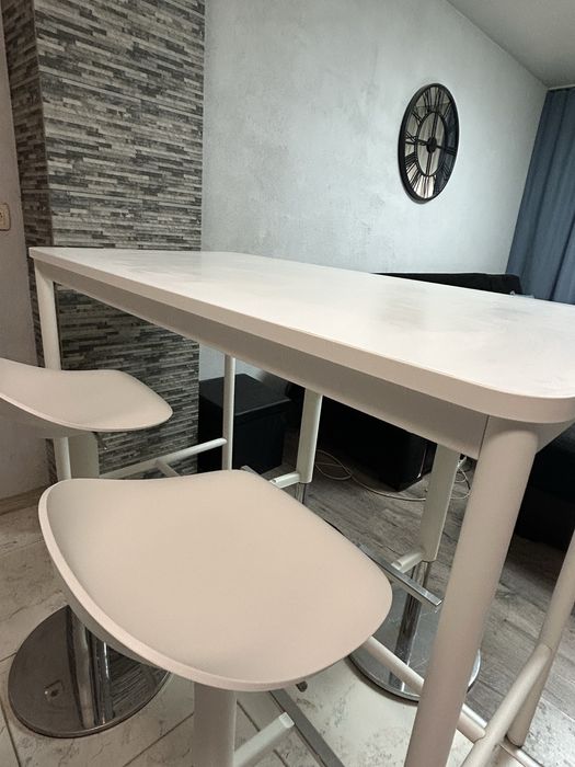 Бар маса с 4 стола