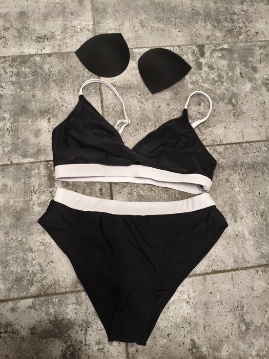 Costum de baie două piese YNIQUE pentru femei – model V-neck, talie în