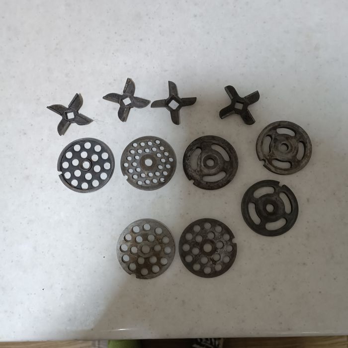 Продаю ножи и сетки для мясорубки